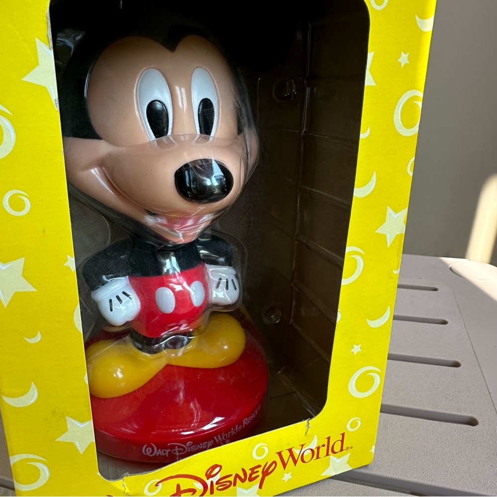 Kellogg's Disney Mickey Mouse Figurine Bobble Head - Red and Yellow - Picture 3 of 5